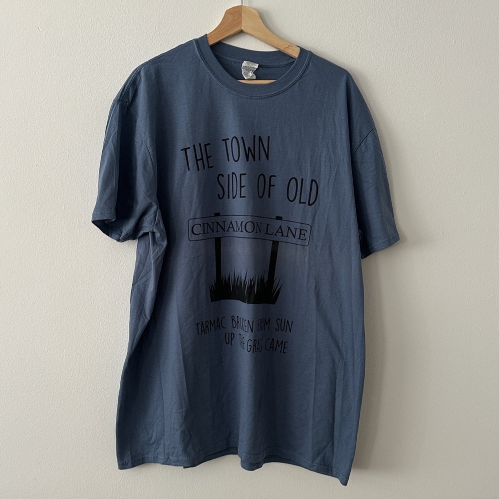 Gildan Blue T-Shirt Size 2XL Cinnamon Lane